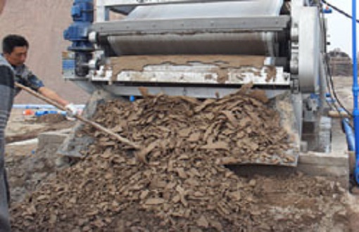 砂石土加工尾泥脱水效果-3米带式压滤机型